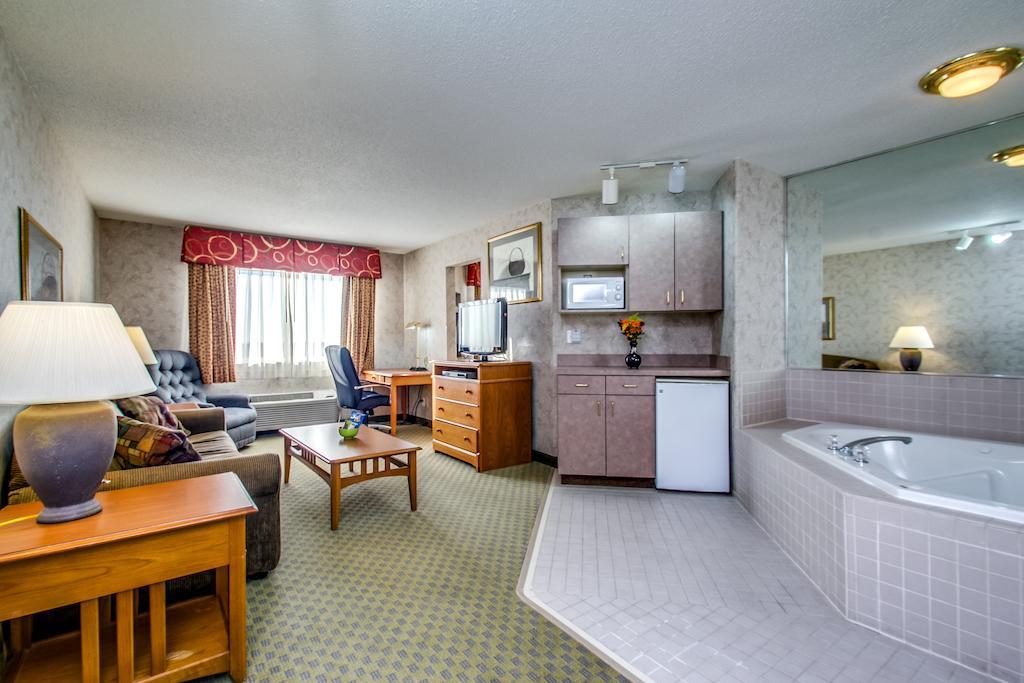 Everspring Inn & Suites Oskaloosa Room photo